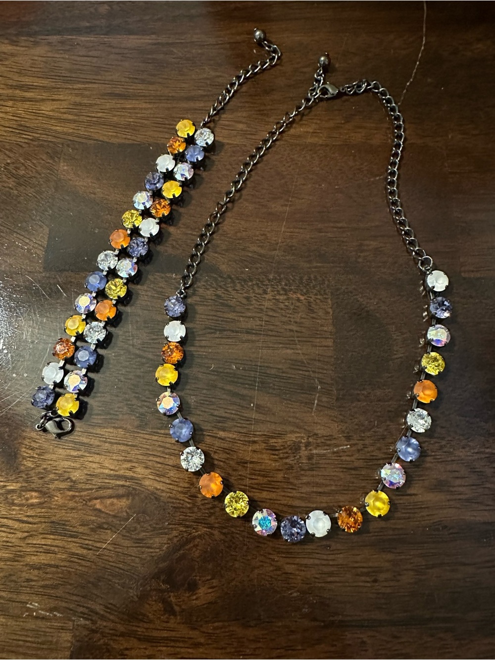 Sabika-inspired necklace and bracelet set